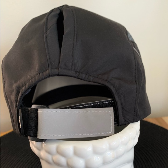 C.C. Exclusives Sport Cap New but no tag - Picture 3 of 4